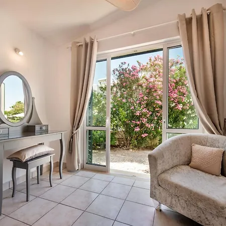 The House By Algarve Holidays *